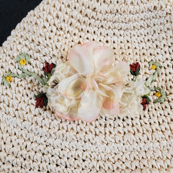 Foldable Beige Straw Bucket Hat w/ Floral Design. - Picture 5 of 5